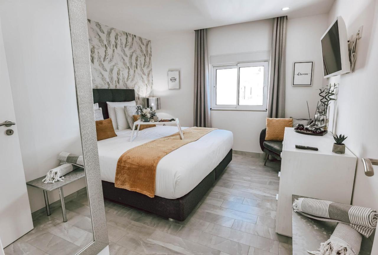 Rocha Vista Mar Dubai Apartment *